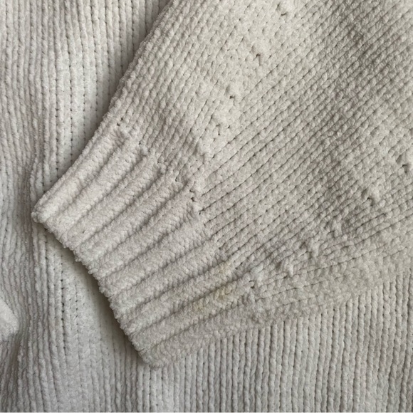 Hollister Cream Crew Neck Sweater - Picture 6 of 8